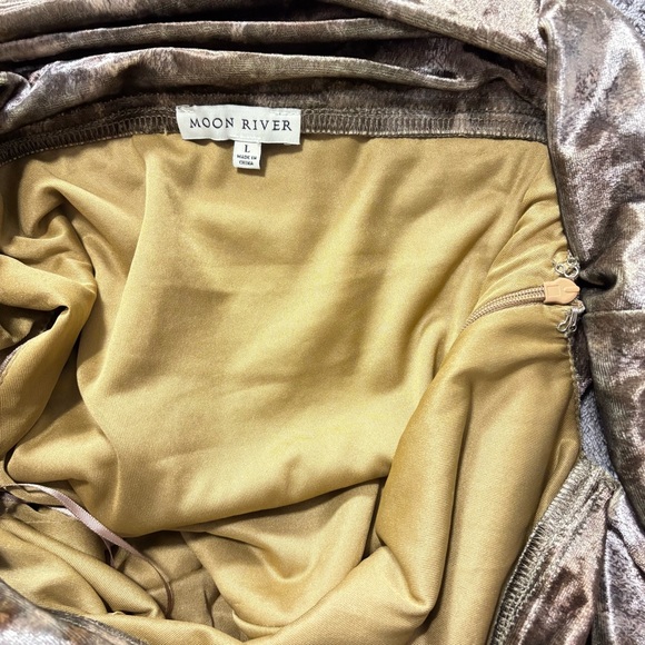 Moon River Off The Shoulder Brown Velour Bodycon Dress Sz L Mob Wife Y2K - Picture 6 of 9